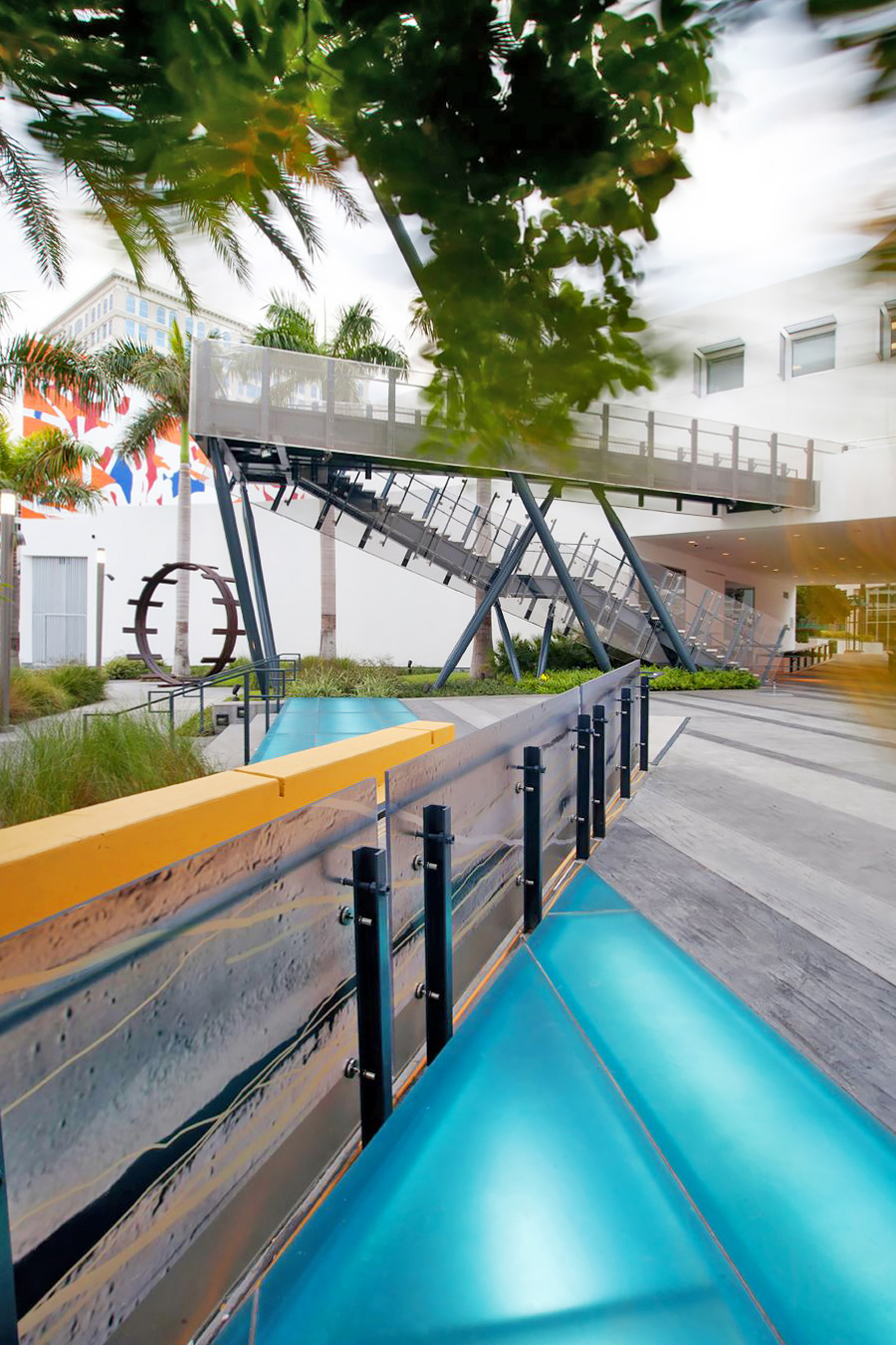 THE MUSEUM OF ART’S EXTERIOR STAIRS